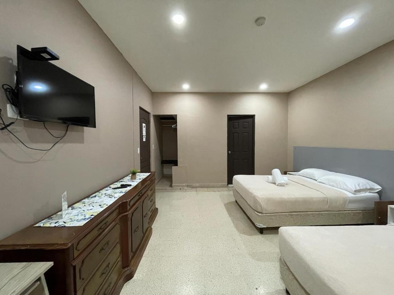 Hostal El Prado Panama City Exteriör bild