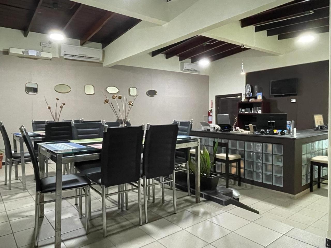Hostal El Prado Panama City Exteriör bild