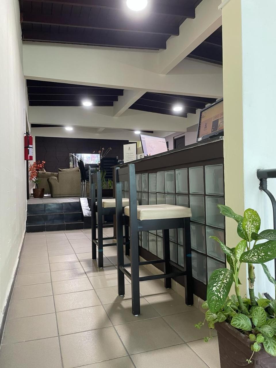 Hostal El Prado Panama City Exteriör bild