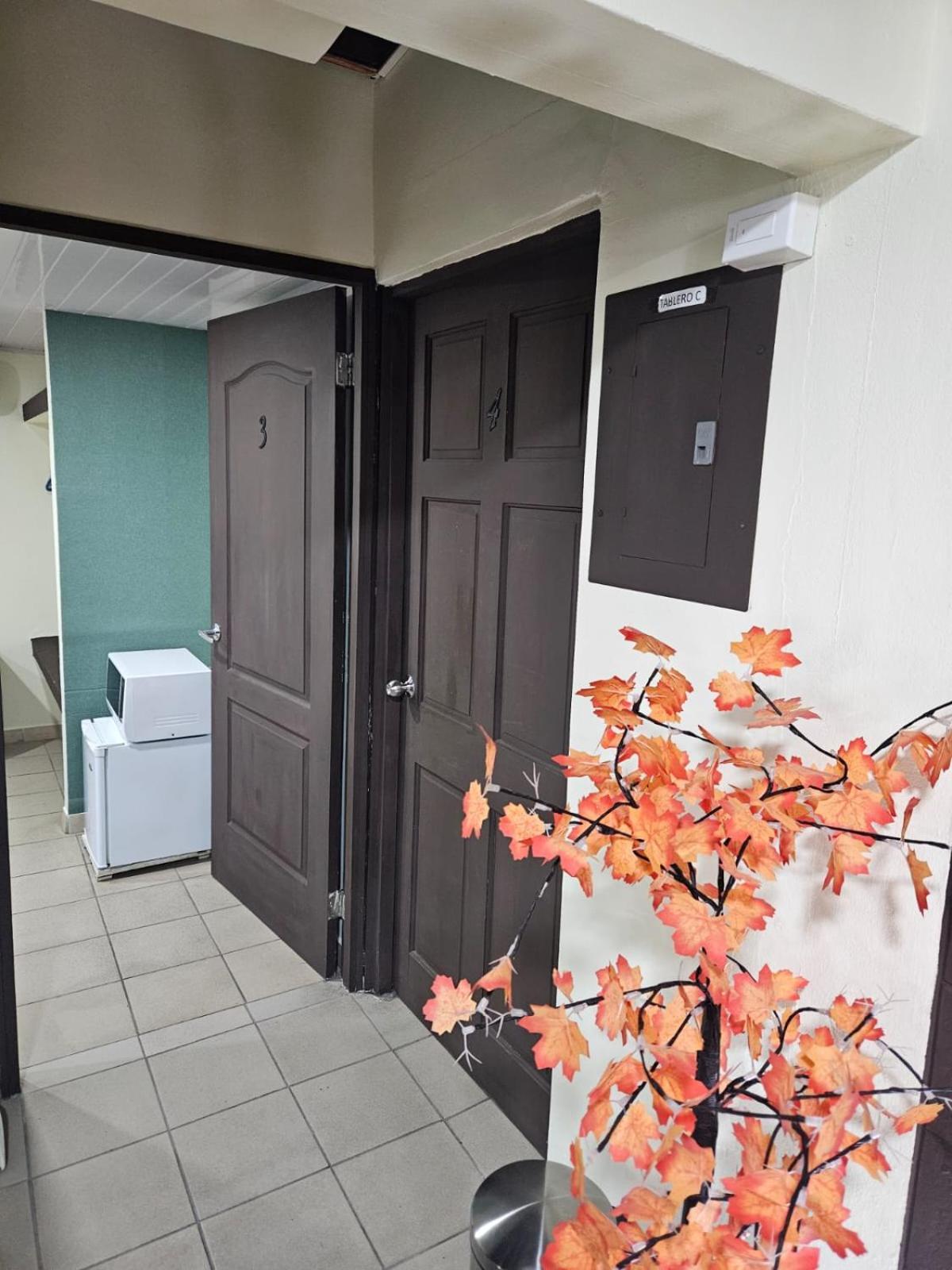 Hostal El Prado Panama City Exteriör bild