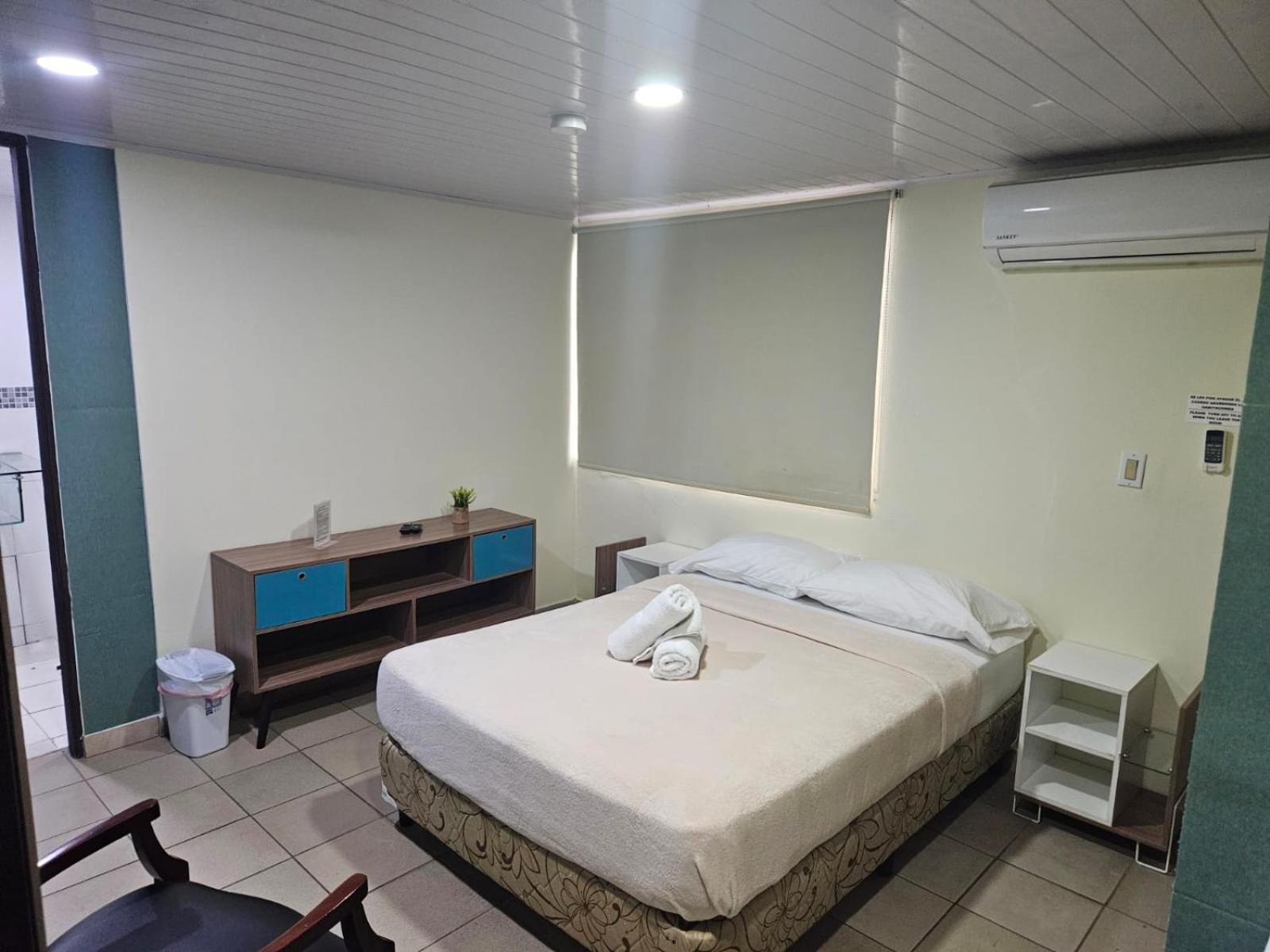 Hostal El Prado Panama City Exteriör bild